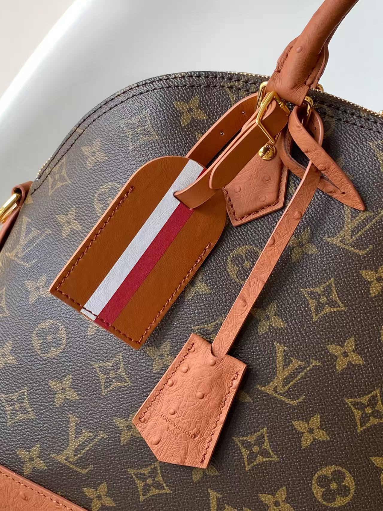 Louis Vuitton Monogram Pattern Alma Medium Handbag