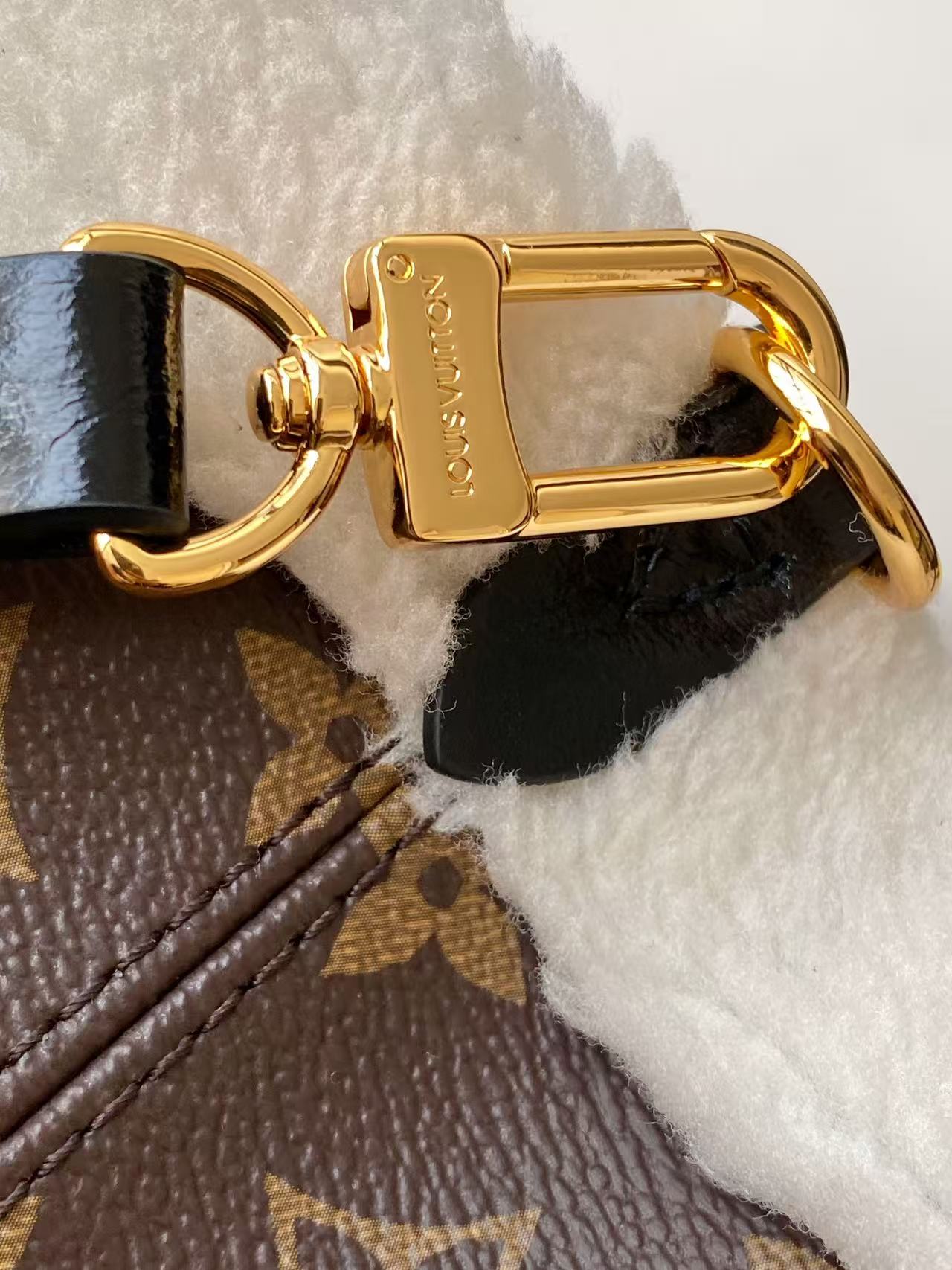 Louis Vuitton Neverfull Bandouli è re Inside Out BB handbag