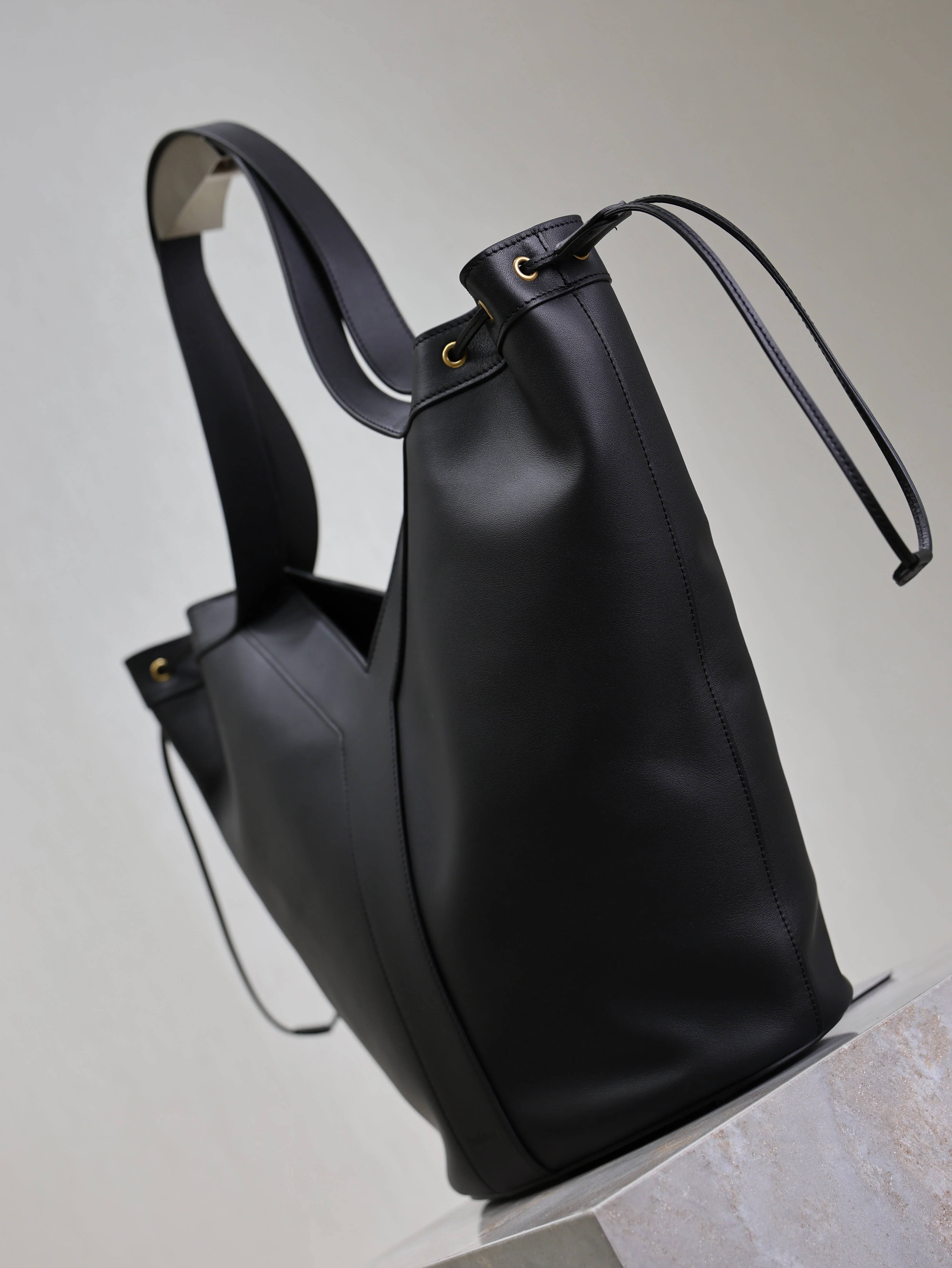 Saint Laurent YSL  Large Leather tote Bag Black Leather