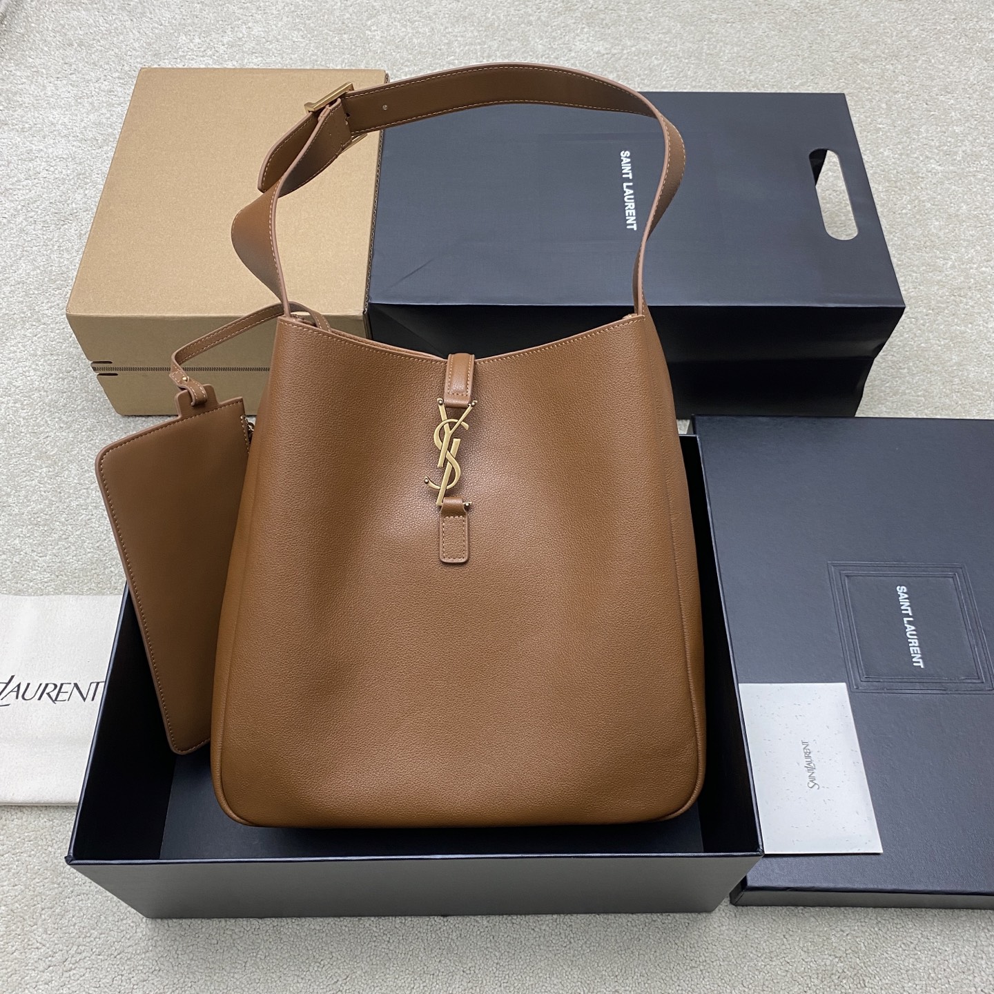 Saint Laurent Fox Grained calfskin LE 5 À 7 Large Bag 850545