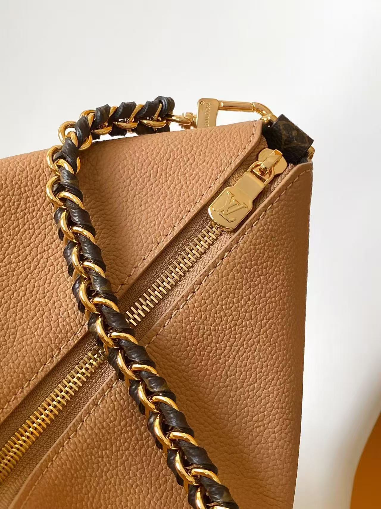 Louis Vuitton LV Fall/Winter 2025 Express Handbag