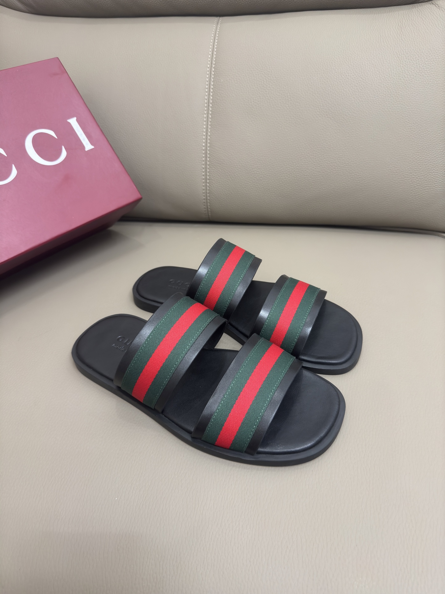 Men's Gucci slide sandal