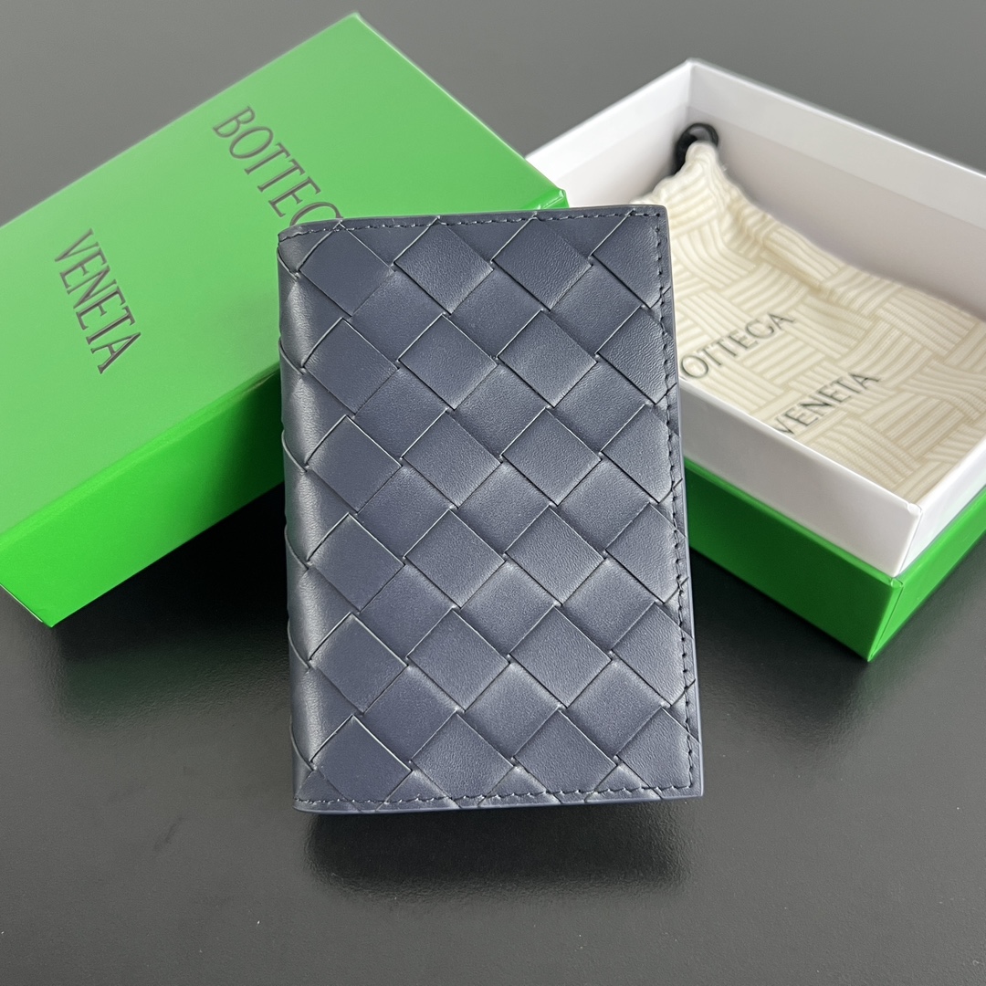Bottega Veneta Passport Holder in  Intreccio Leather