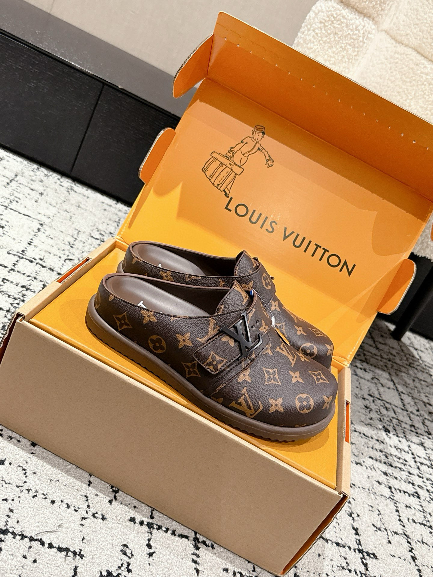Men's LV Easy Mules