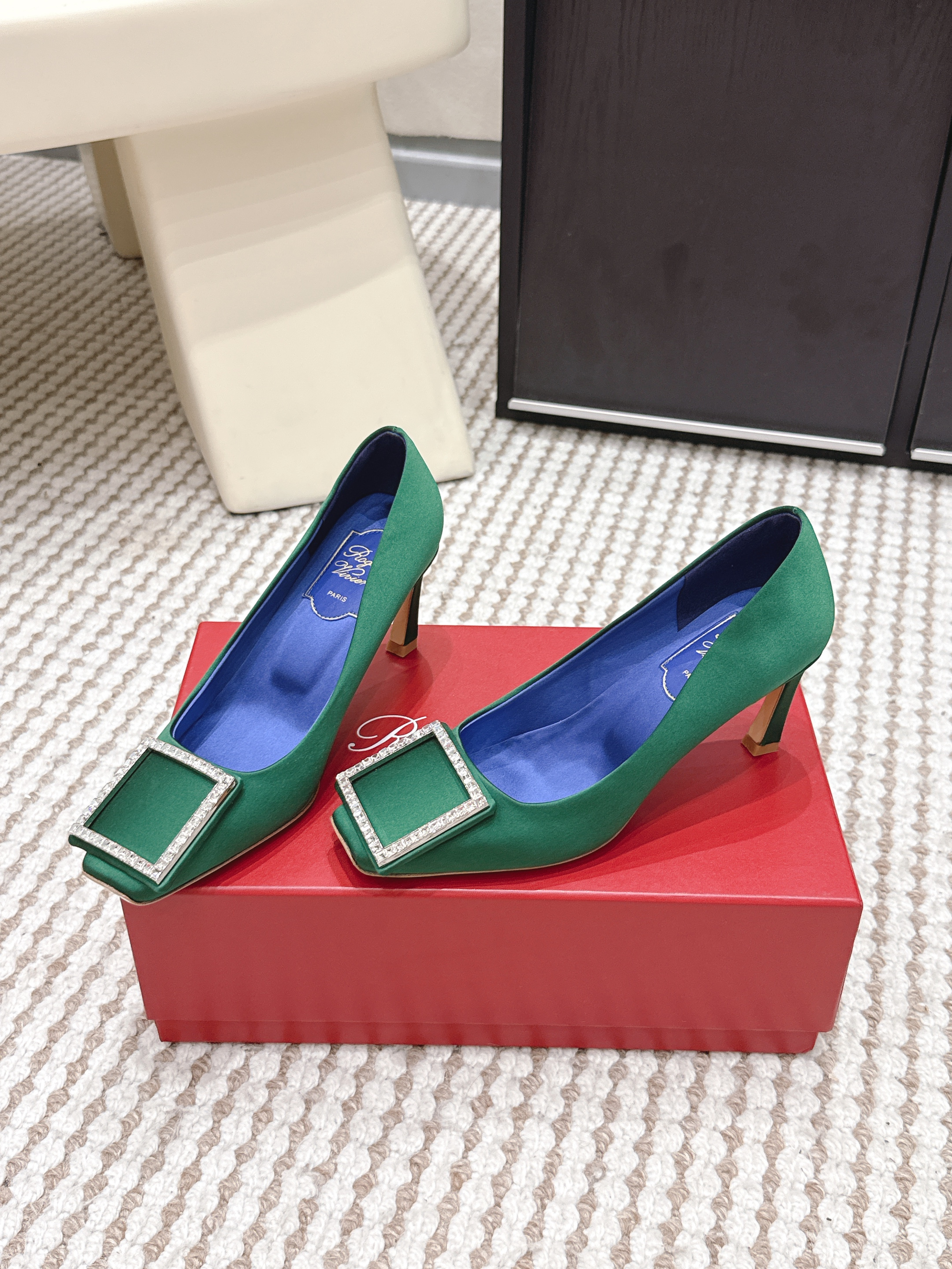 Roger Vivier Satin and crystals Pumps