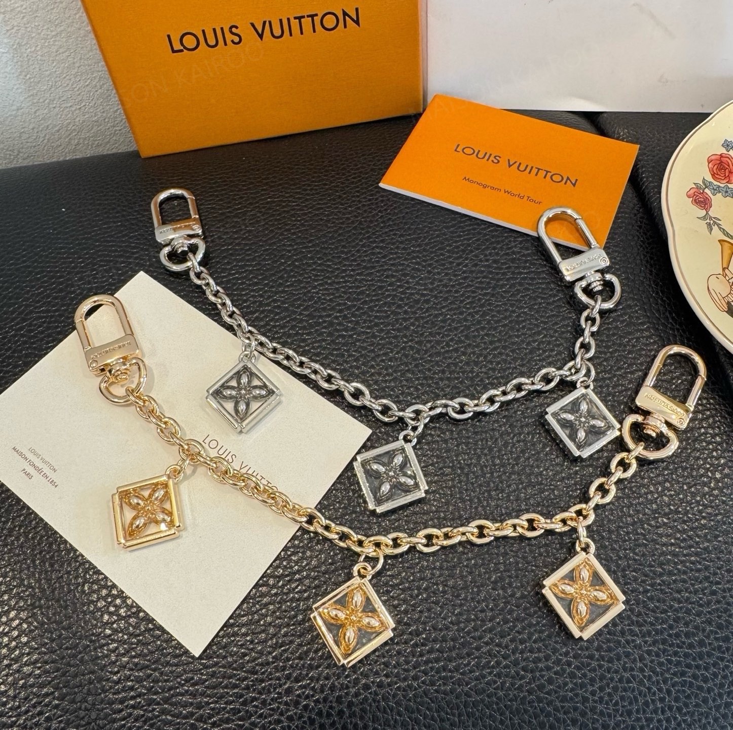 Louis Vuitton LV Diamond Flower Chain Bag Charm - KAIROO