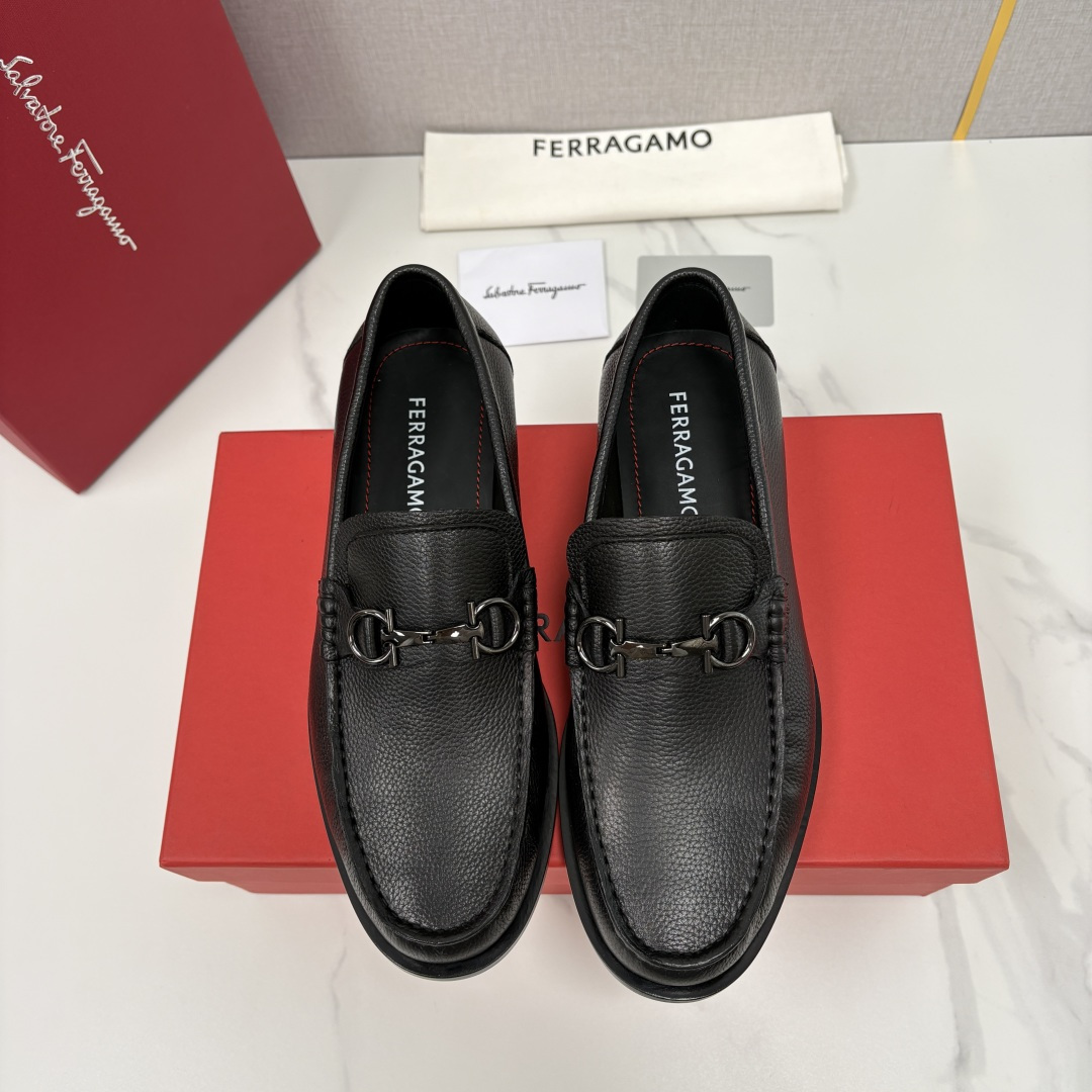 Ferragamo Men's leather Loafer