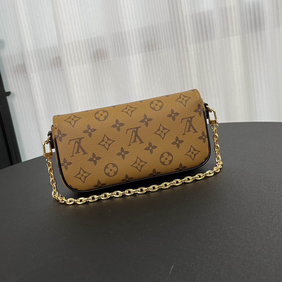 Louis Vuitton LV On Chain Ivy Monogram