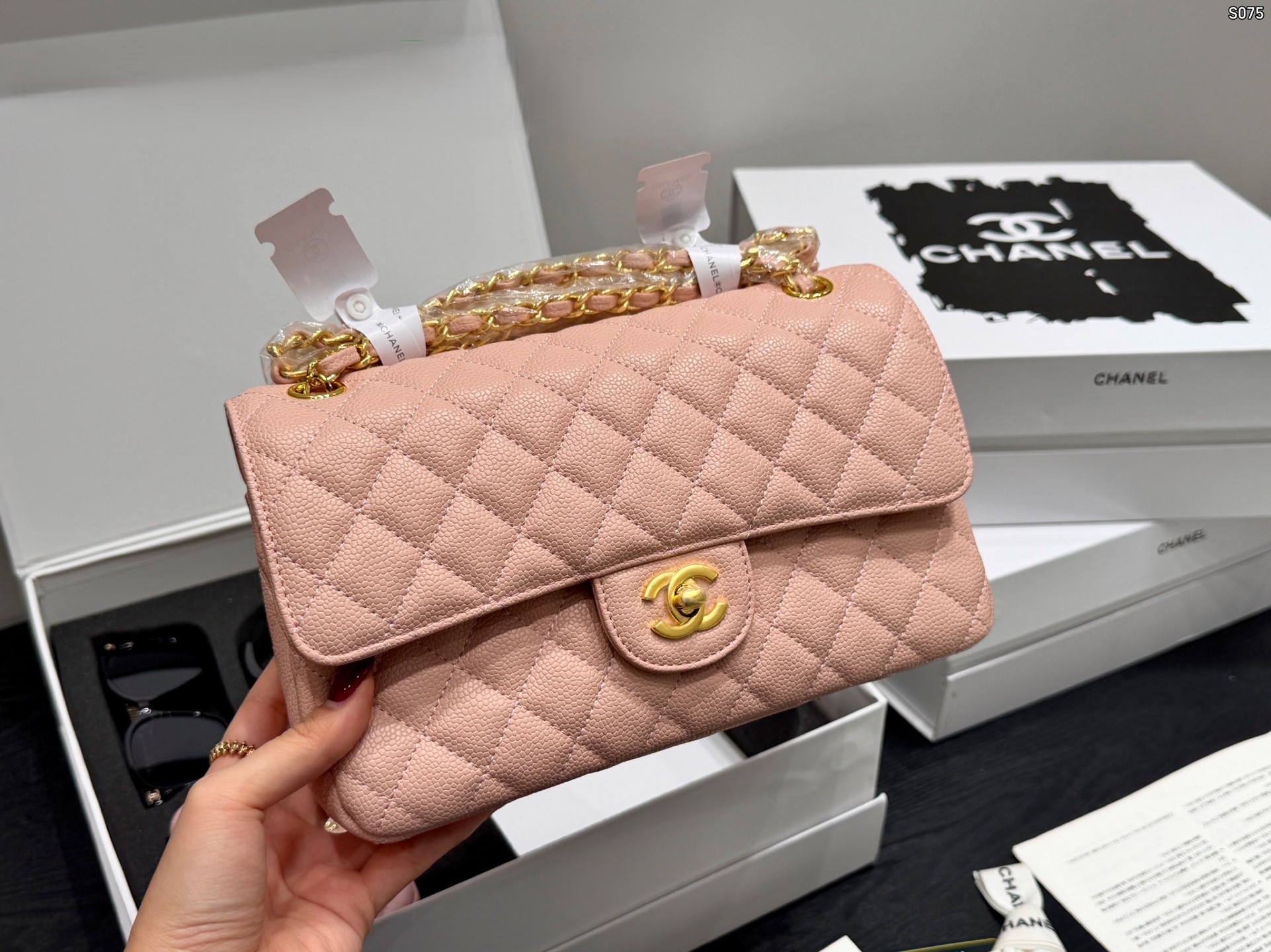 Chanel 4-Piece Gift Set：CF 25CM Caviar Pink Double Flap Bag & Mini Chain Coin Bag & Sunglasses & Hair Claw Clip - KAIROO
