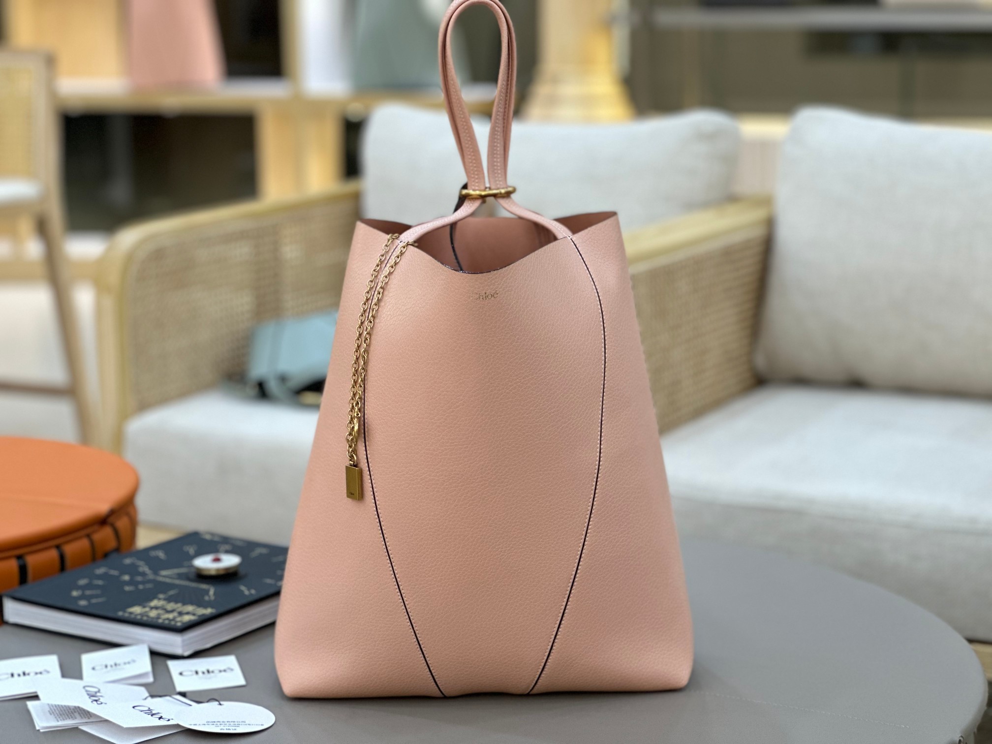 Chloe Large Spin Tote bag in Grained leather-Boyish Brown