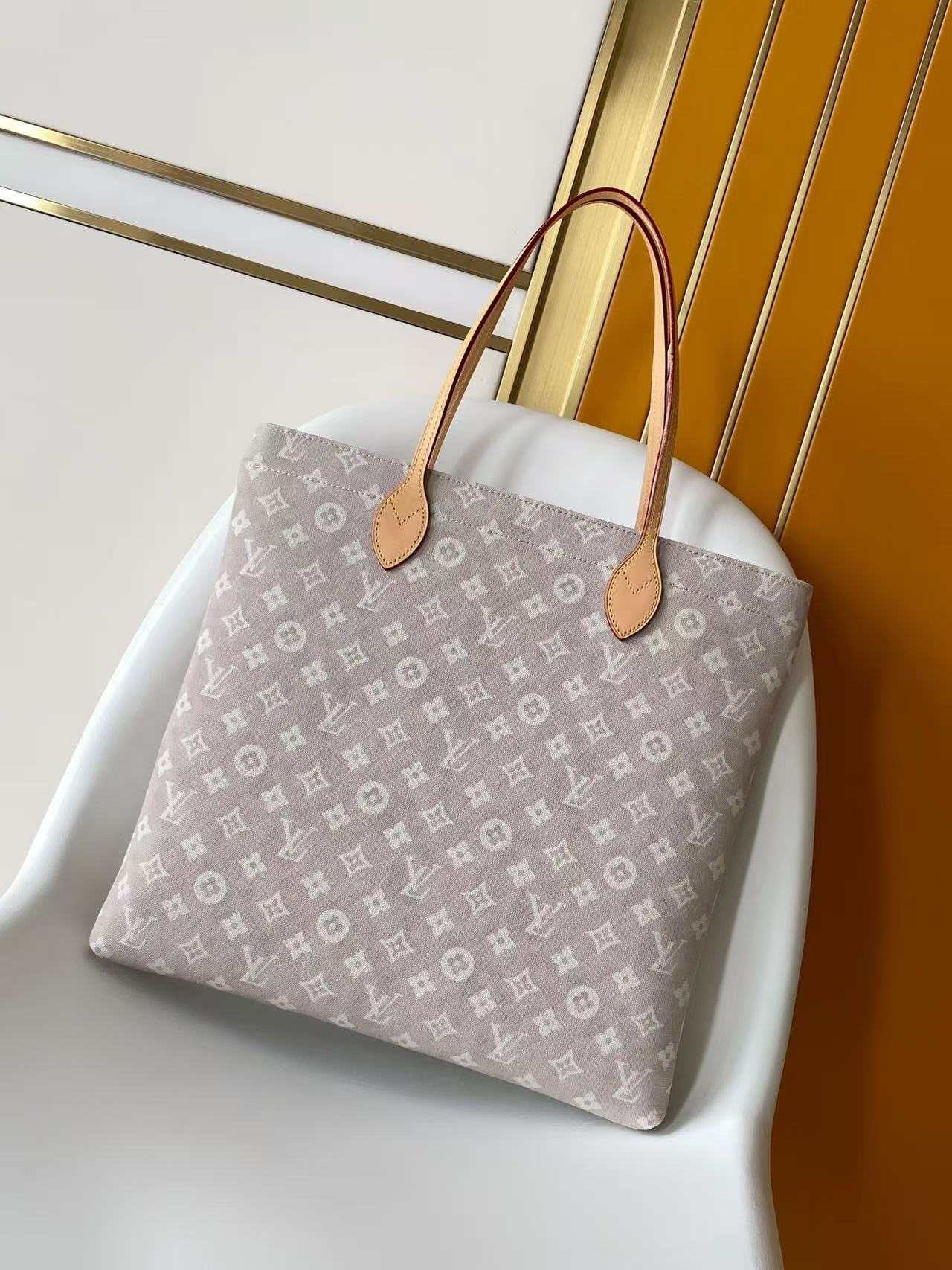Louis Vuitton LV new canvas handbag