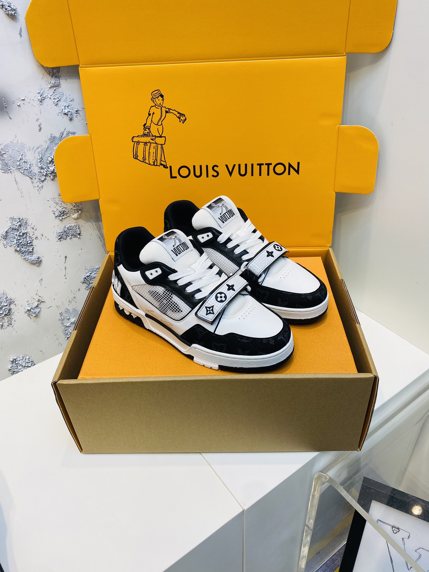 LV Unisex Trainer Sport Shoes