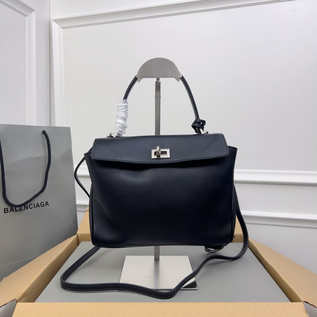 𝐁alenciaga Women's Rodeo Handbag Mini in Black