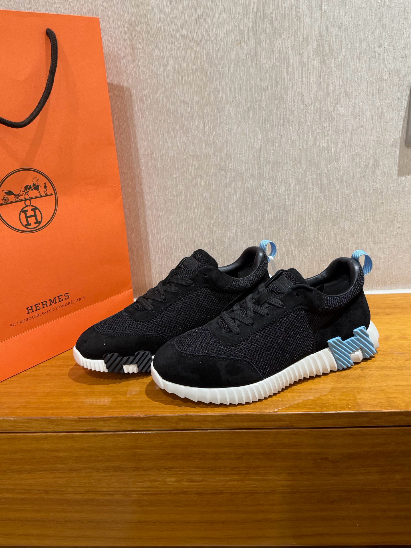 Hermes Unisex Bouncing Sneakers