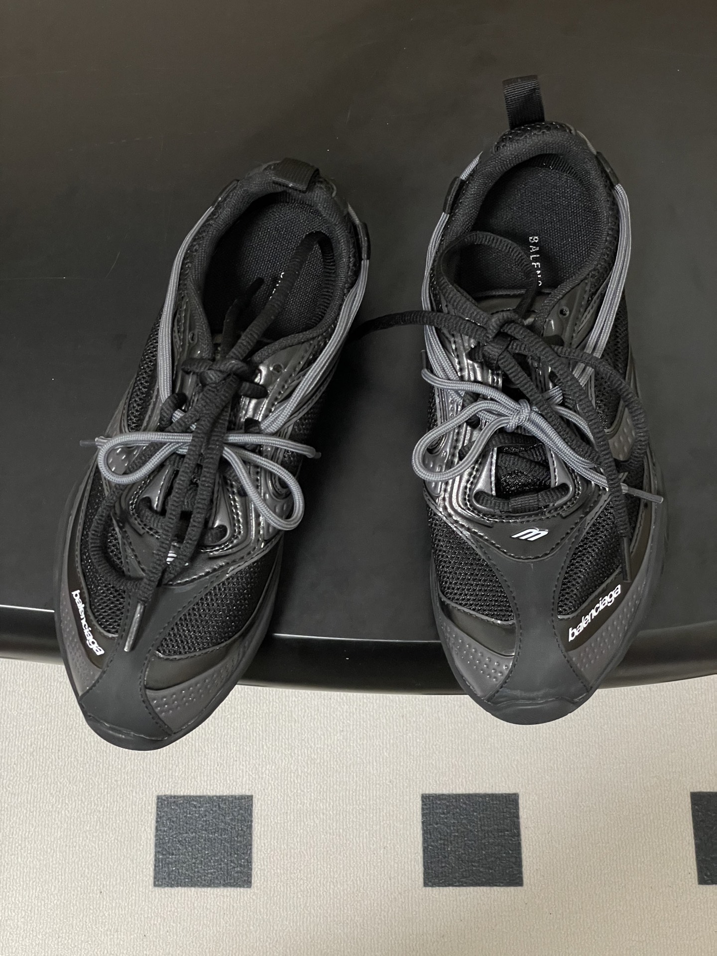 Balenciaga Unisex Radar Sneaker