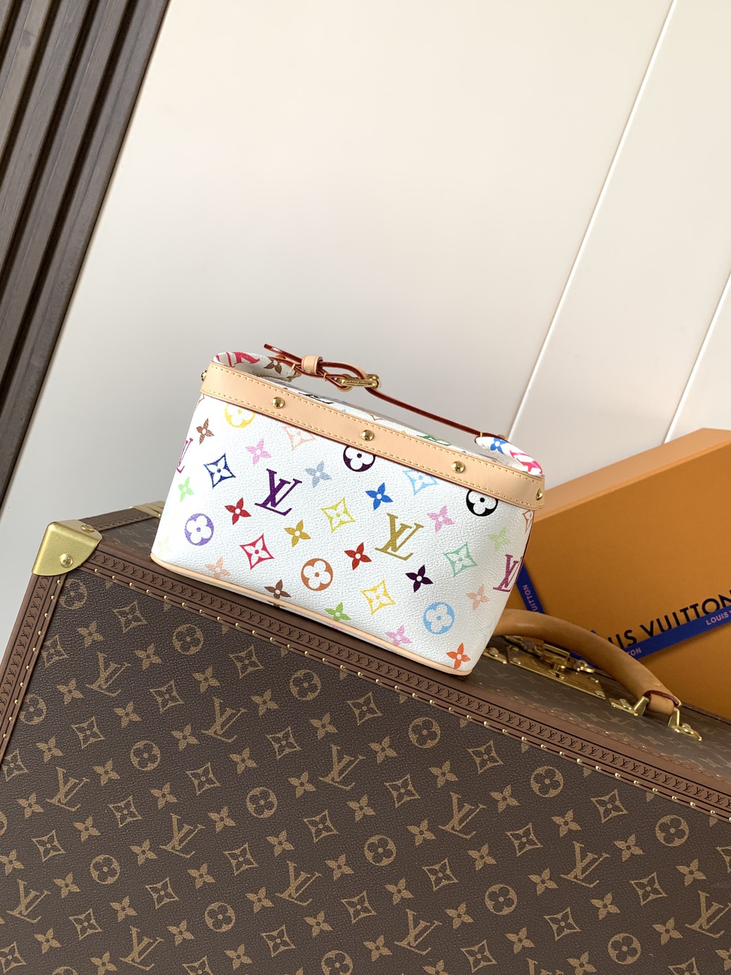 M27900 LV x TM Cruiser Toiletry Bag Multicolored Canvas