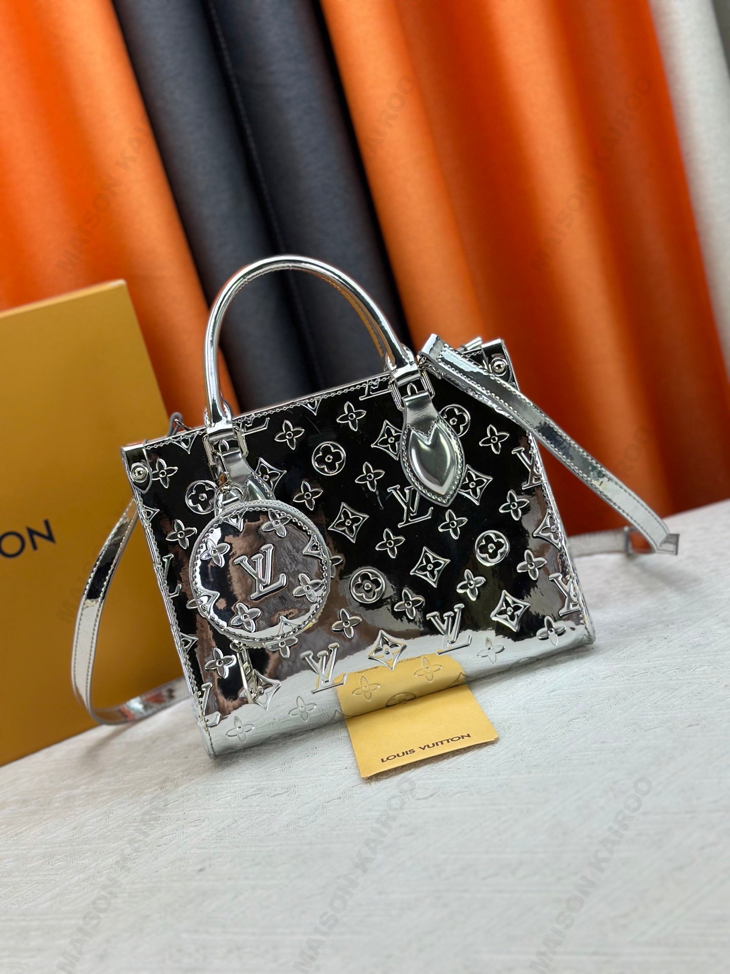 Louis Vuitton LV OnTheGo PM/MM Silver Mirror Monogram Embossed Leather Top Handle Tote Bag - KAIROO
