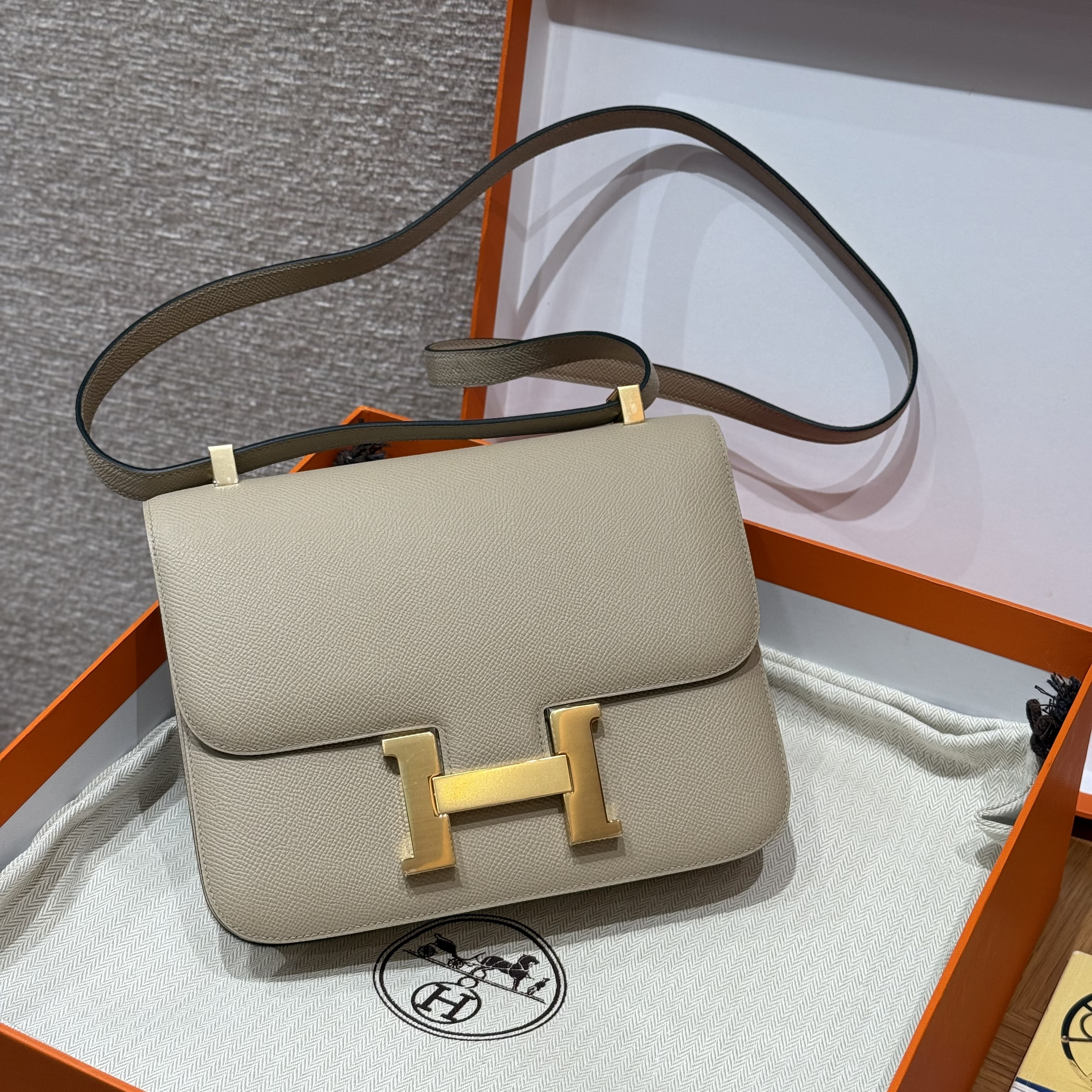 Hermes Trench Epsom Constance 24