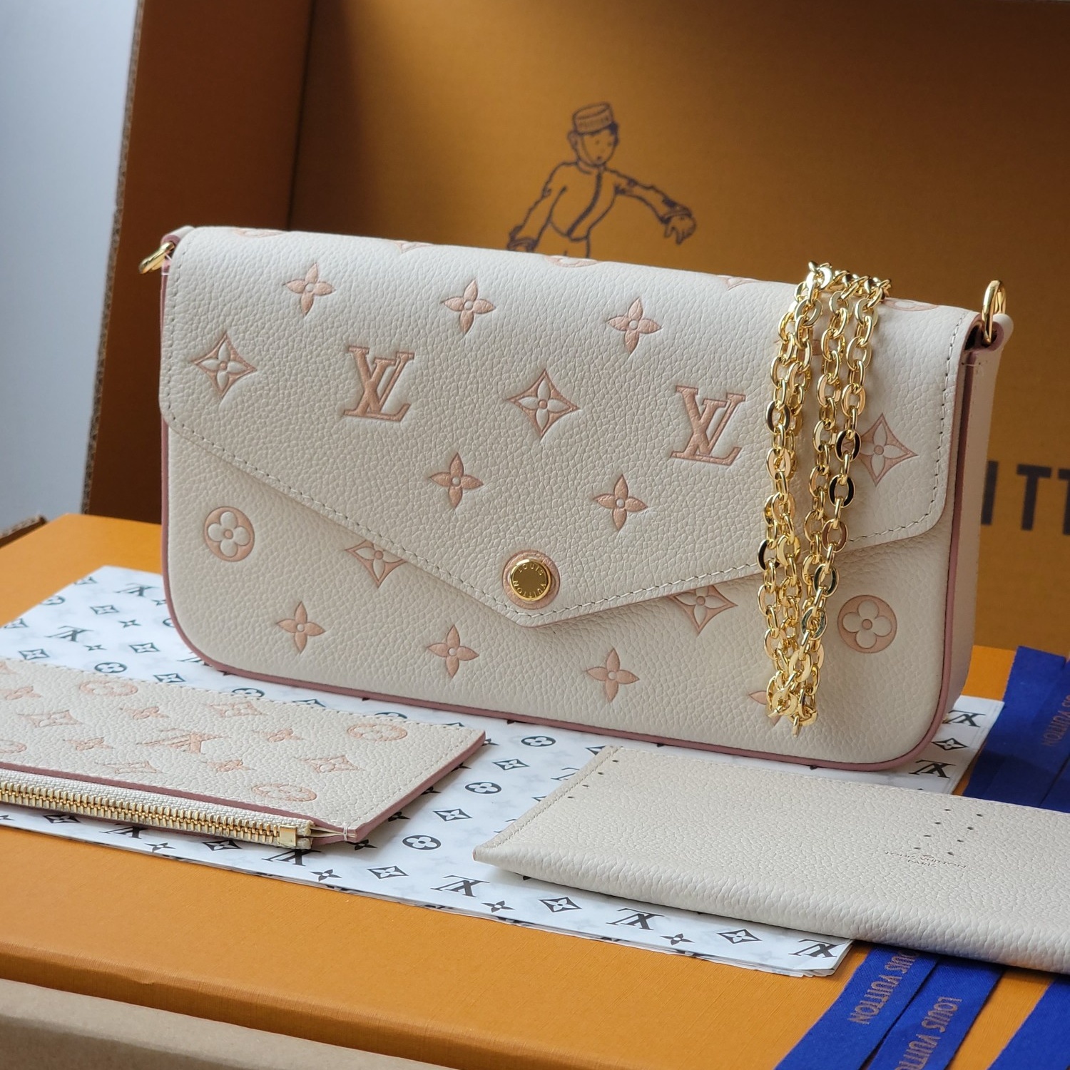 Louis Vuitton LV Bags POCHETTE FELICIE Leather M15968