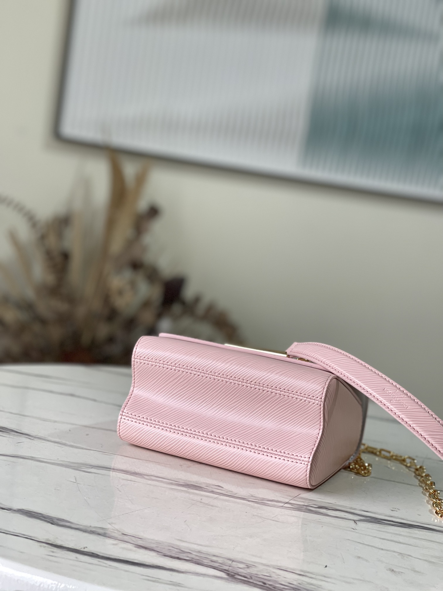 Louis Vuitton LV Twist MM M21027