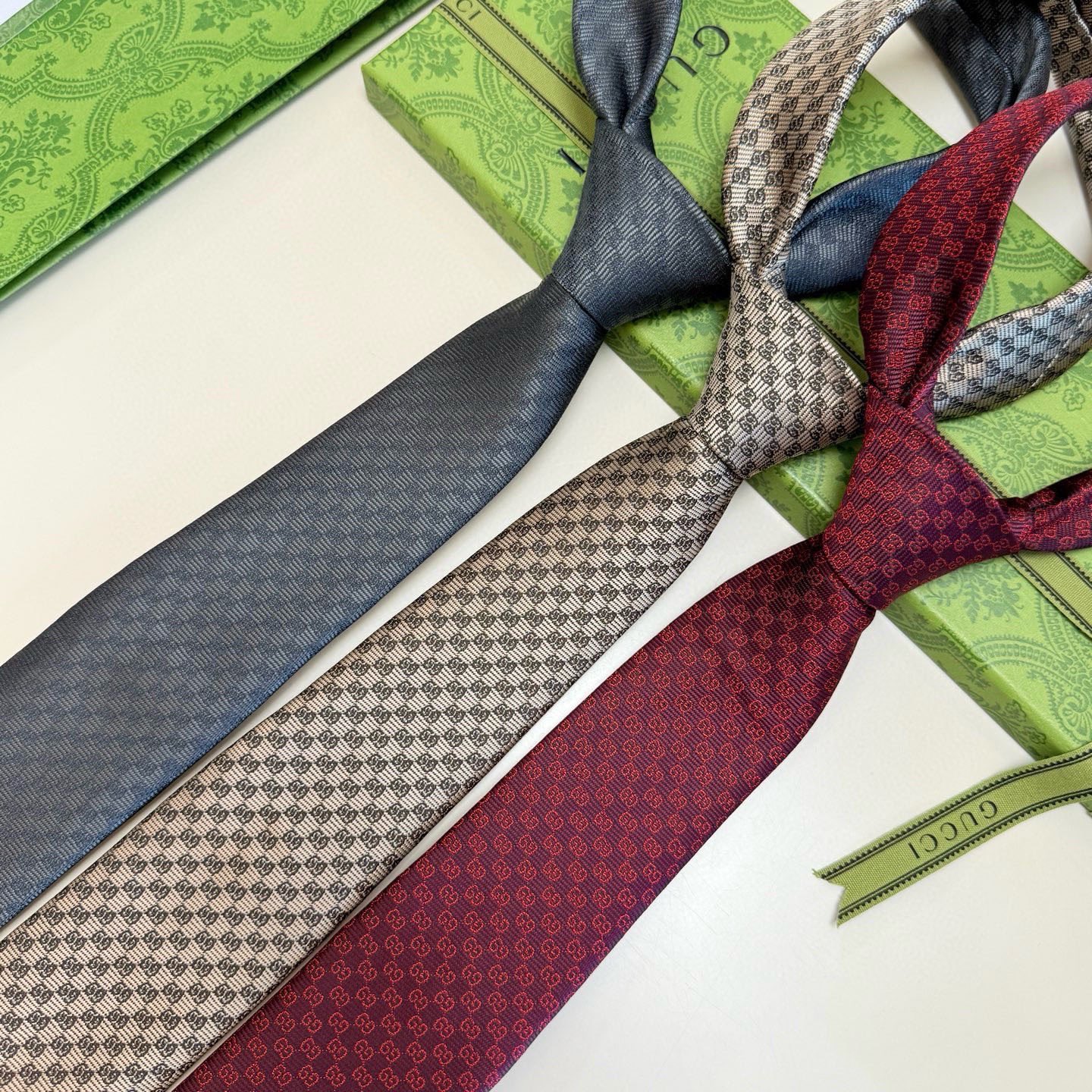 Gucci Classic GG Monogram Jacquard Silk Tie - Essential for Business Elites - KAIROO