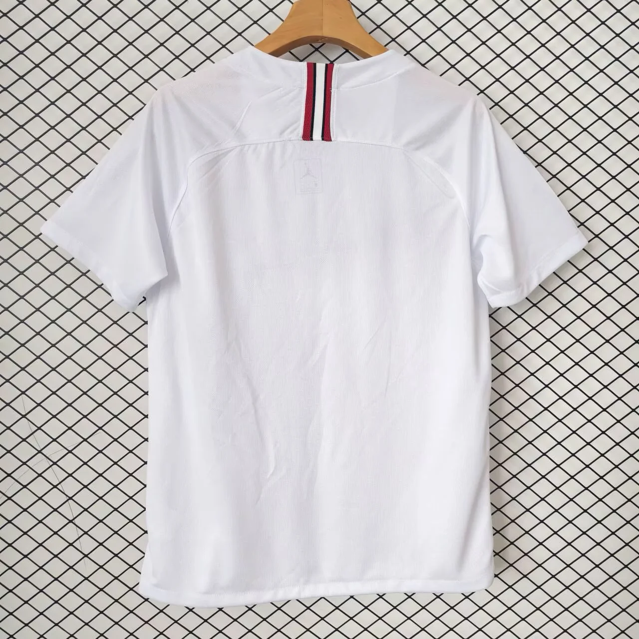 2018-19 Retro Paris  White Fans Soccer Jersey 1:1 Thai Quality