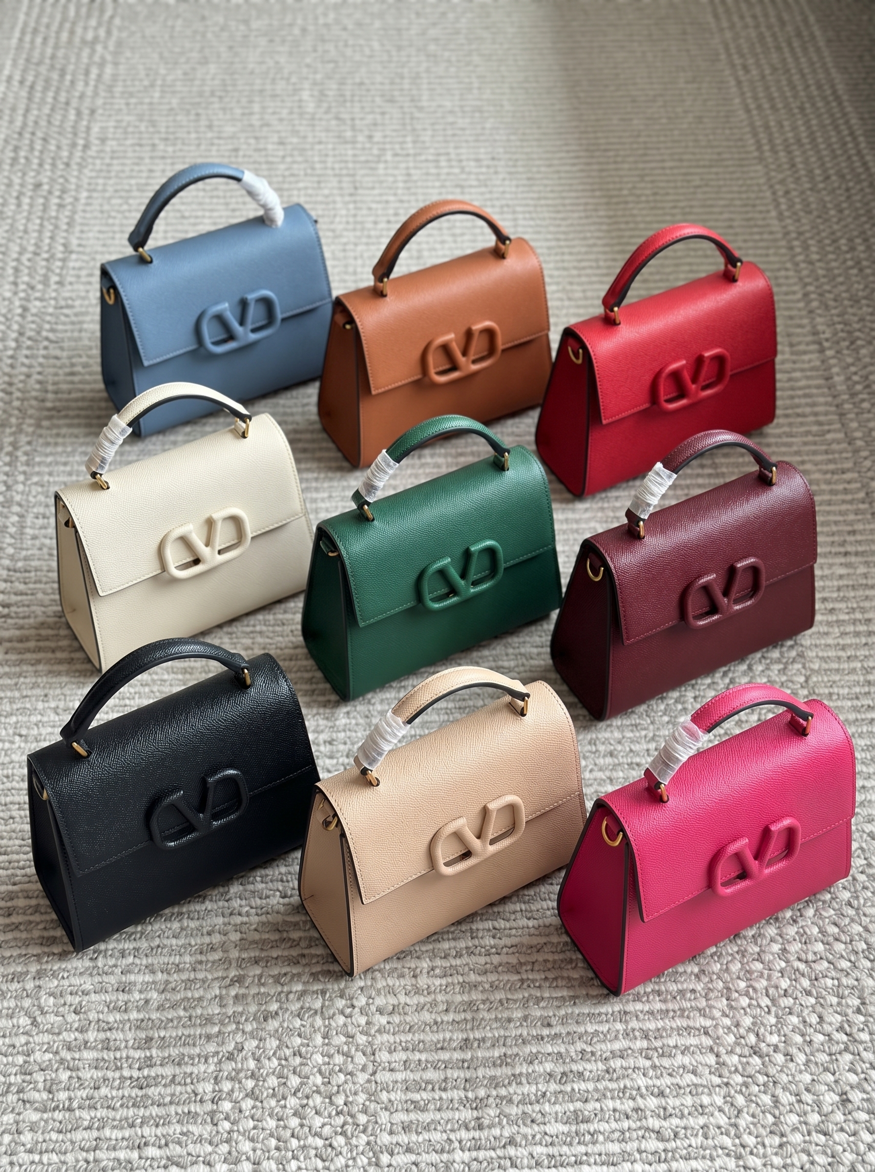 Valentino Grainy Leather Leather-Covered V-Logo Satchel Trapeze Handle Shoulder Bags - KAIROO