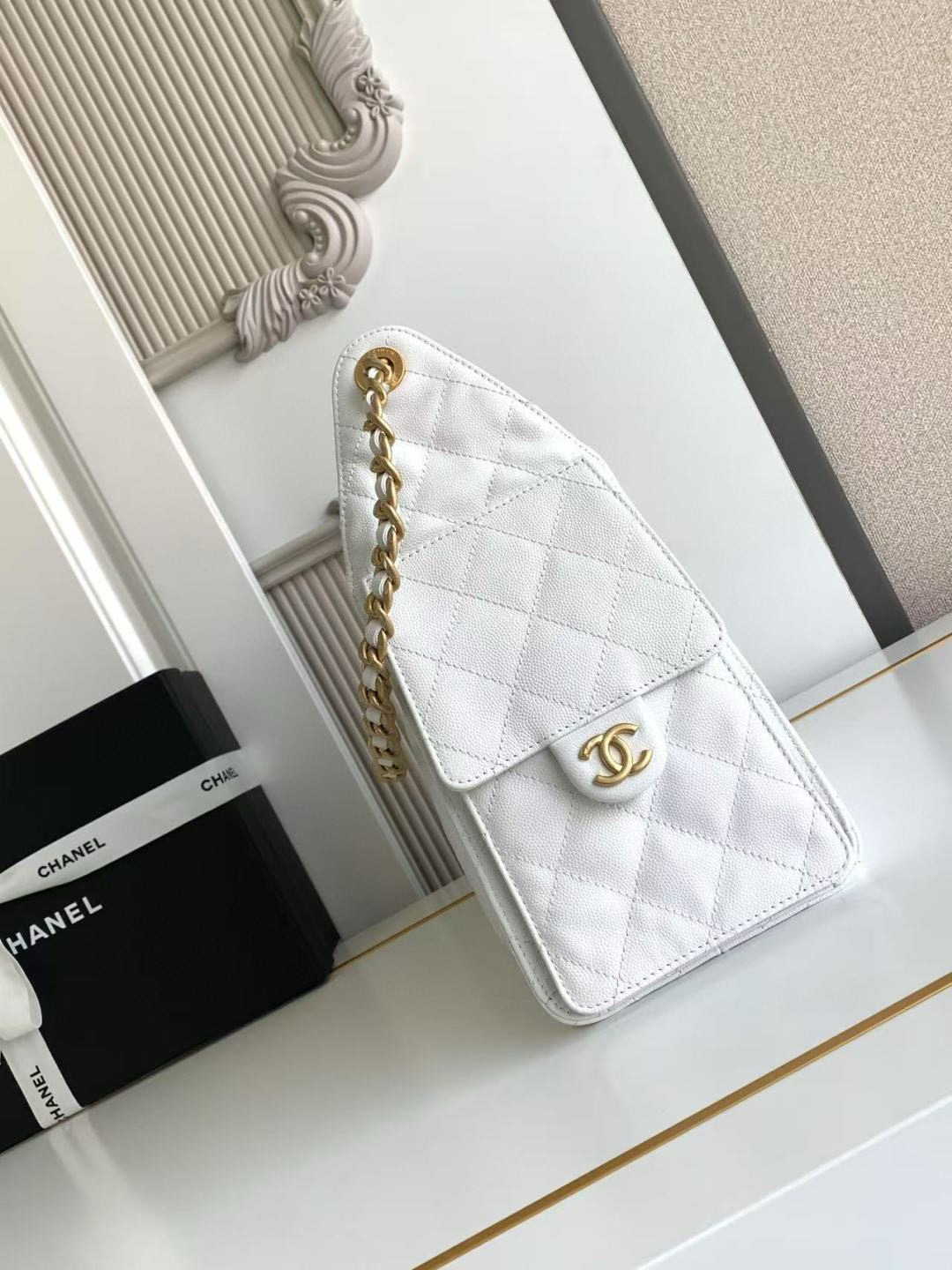 Chanel 25 Small Hobo Bag in White