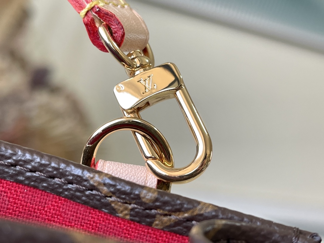 Louis Vuitton LV YK Petit Sac Plat M81867