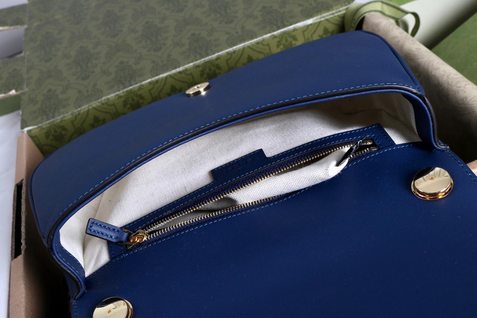 Gucci Blondie medium top handle bag
