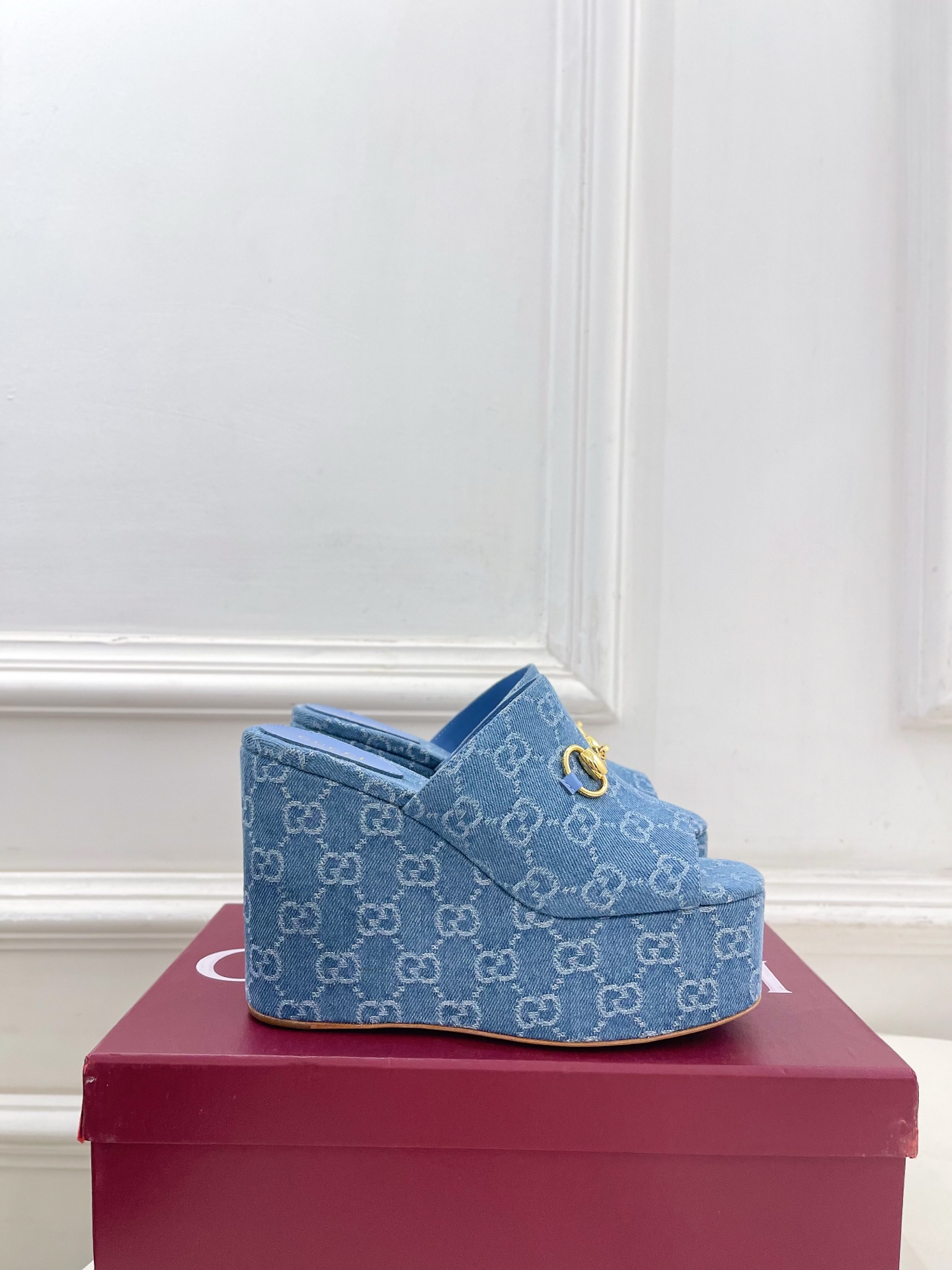 Women's Gucci wedge sandal with Horsebit