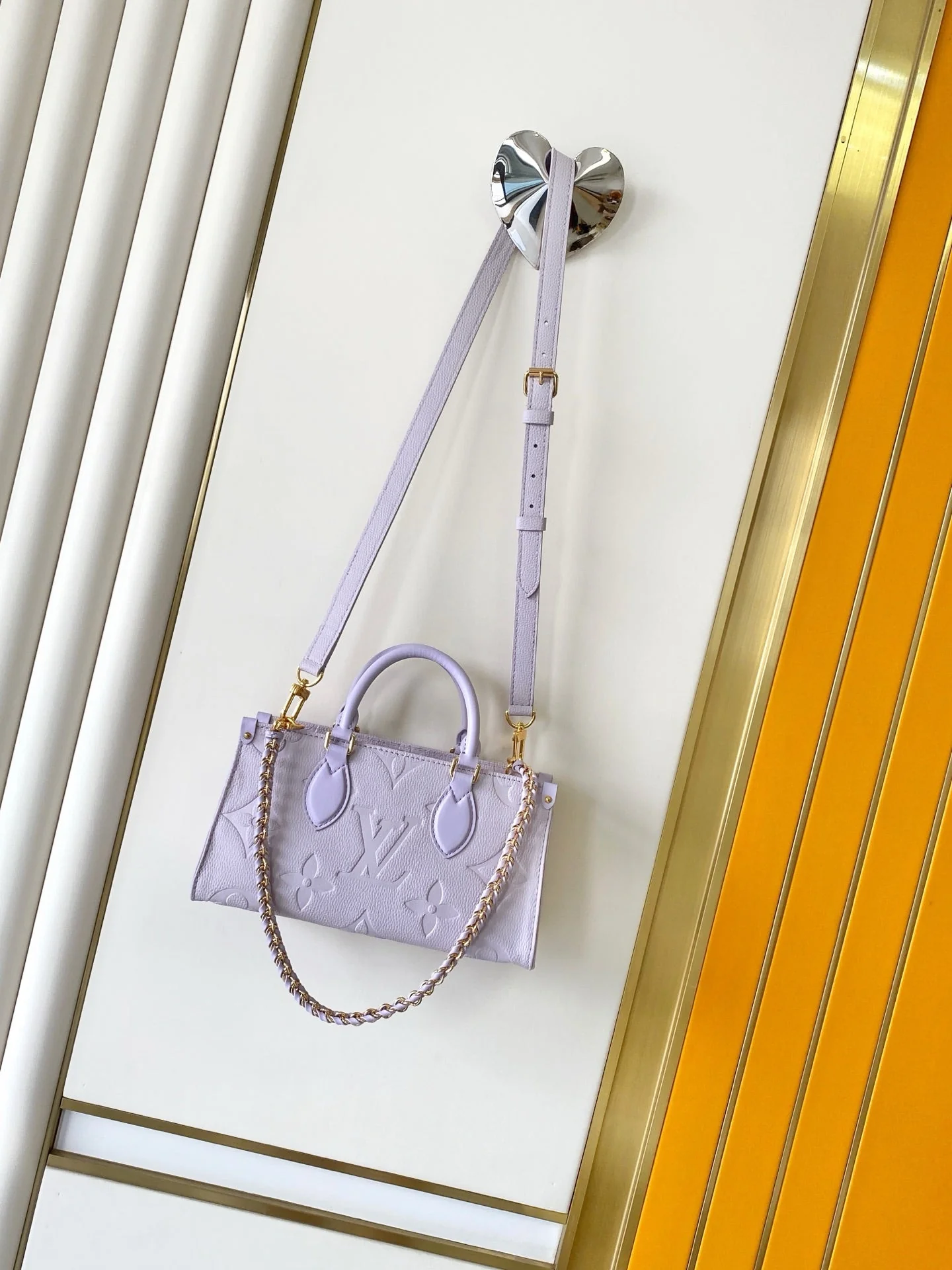 Louis Vuitton LV M15192 OnTheGo East West Tote 25cm Taro Purple Embossed Grain Cowhide GHW