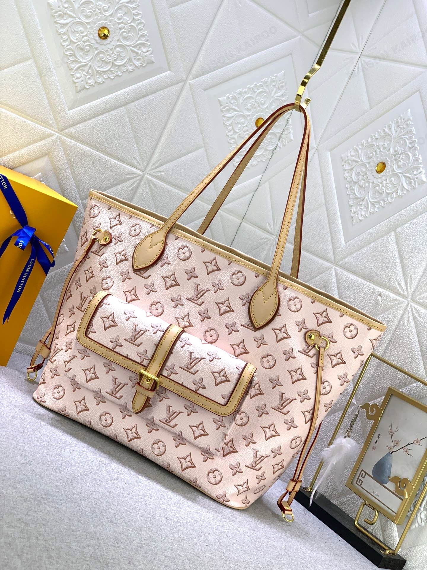 Louis Vuitton LV Fall For You Neverfull MM Off White Monogram Leather External Pocke Tote Bag With Pouch - KAIROO