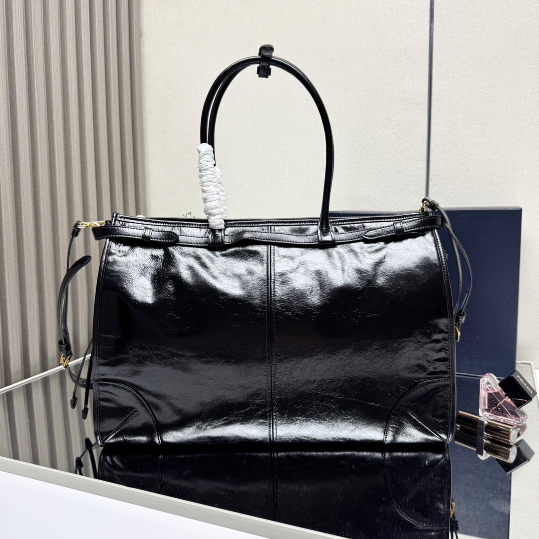 Prada Bonnie extra-large leather handbag-Black 1BA439