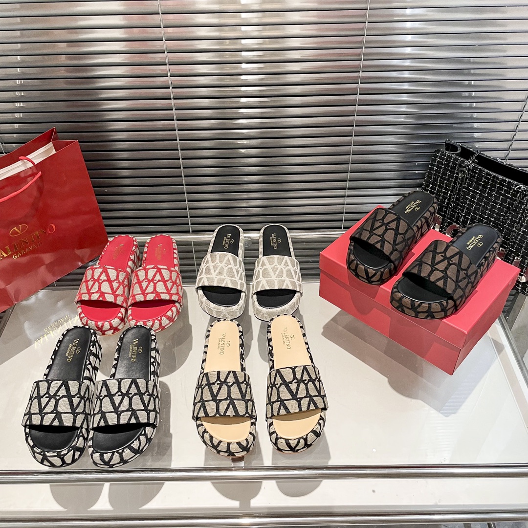 Valentino Toile Iconographe Monogram Canvas Leather VLogo Platform Sandals - KAIROO