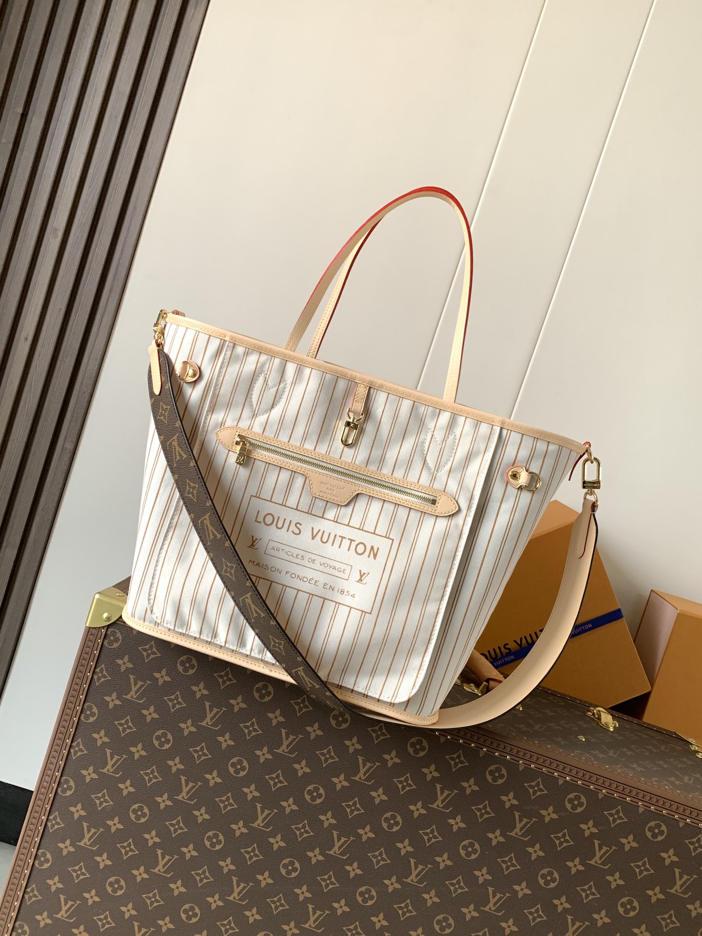 M28407 Sand Neverfull Bandoulière Inside Out MM tote