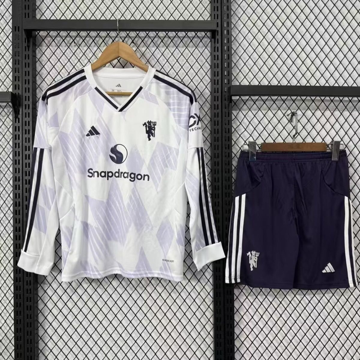 Kids Man United 25/26 Away long sleeve Kit 16-28