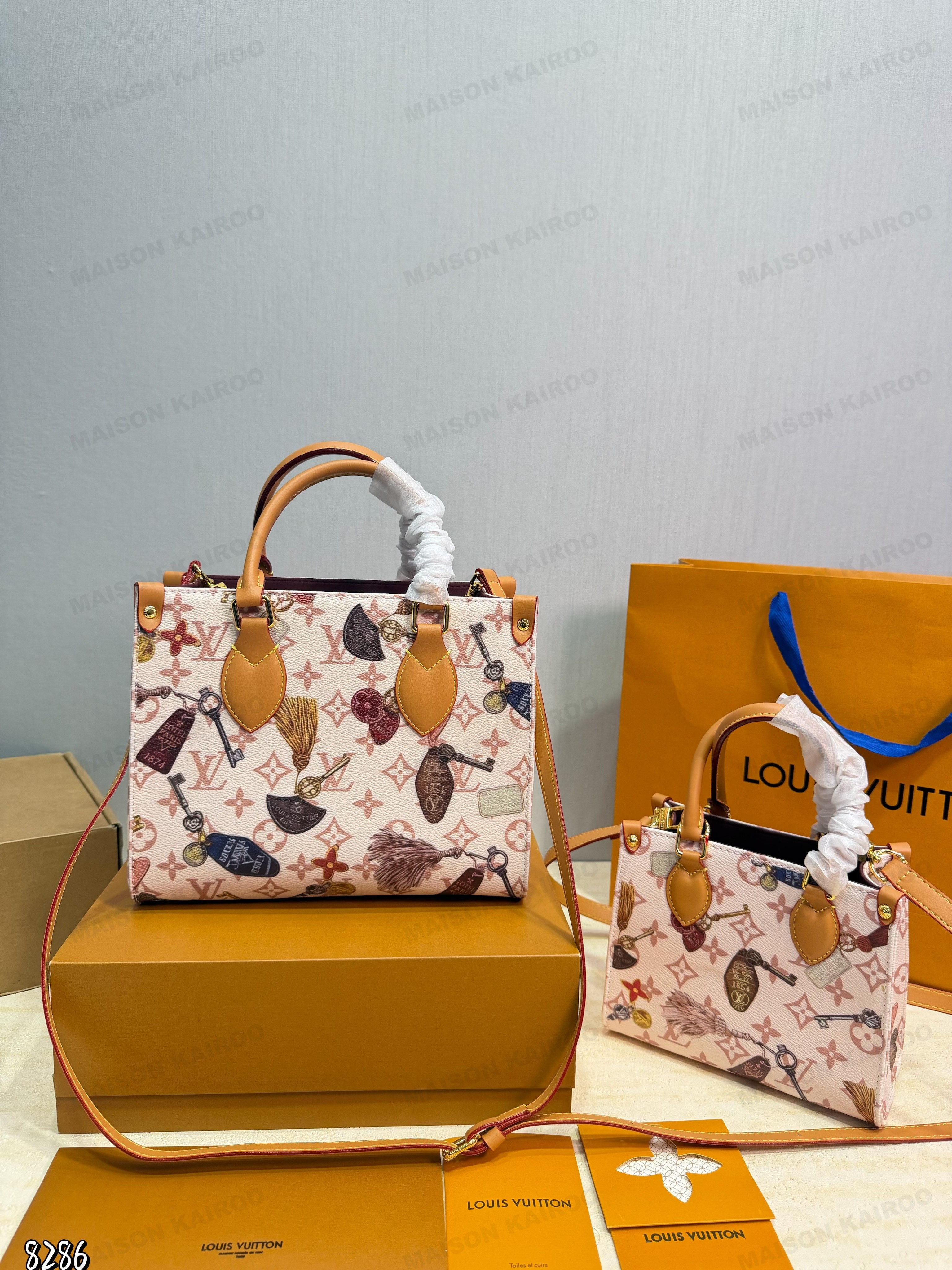 Louis Vuitton LV OnTheGo BB/PM/MM/GM Beige Hotel Key Tags Print Monogram Canvas Leather Top Handle Tote Bag - KAIROO