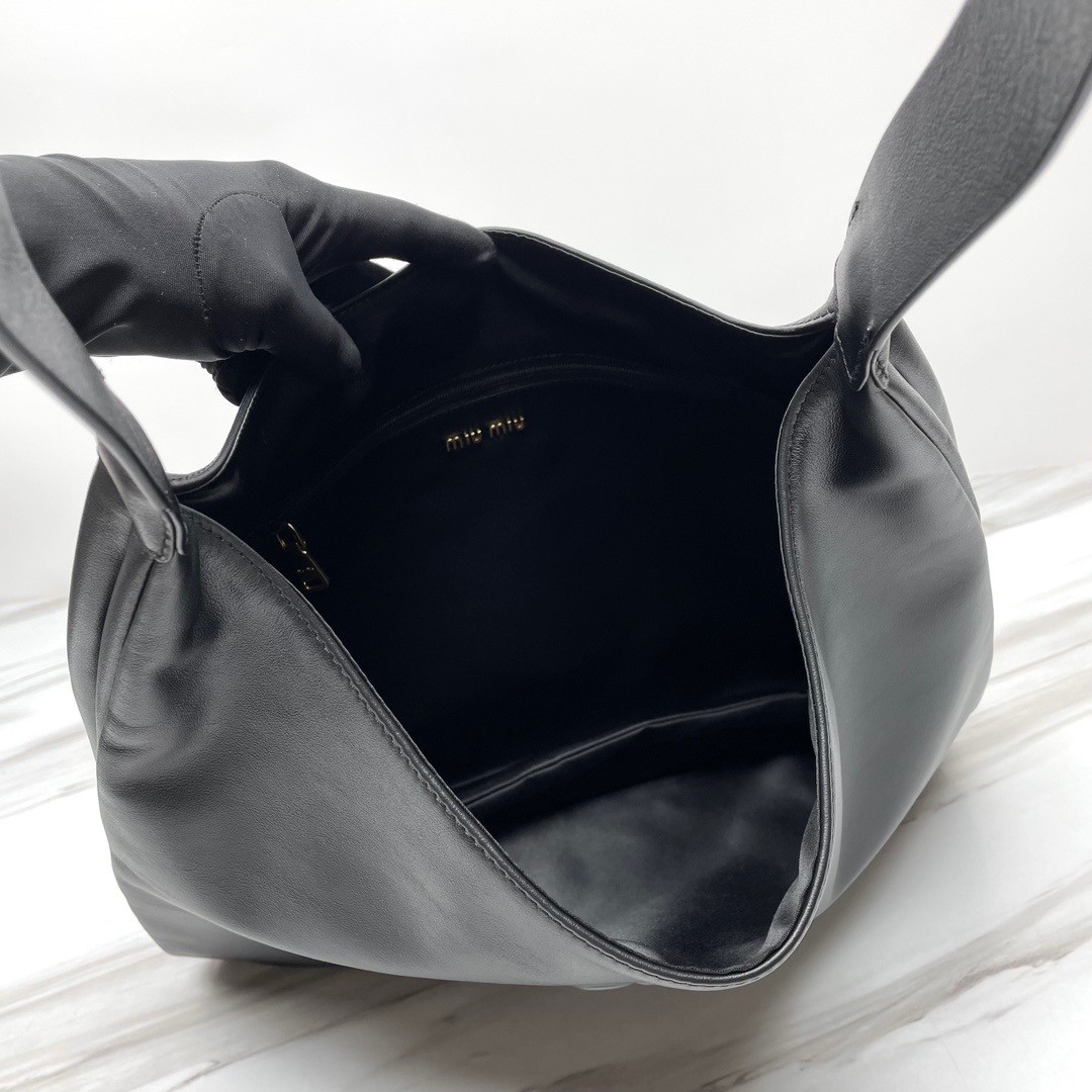 Miumiu Leather Hobo Underarm Bag