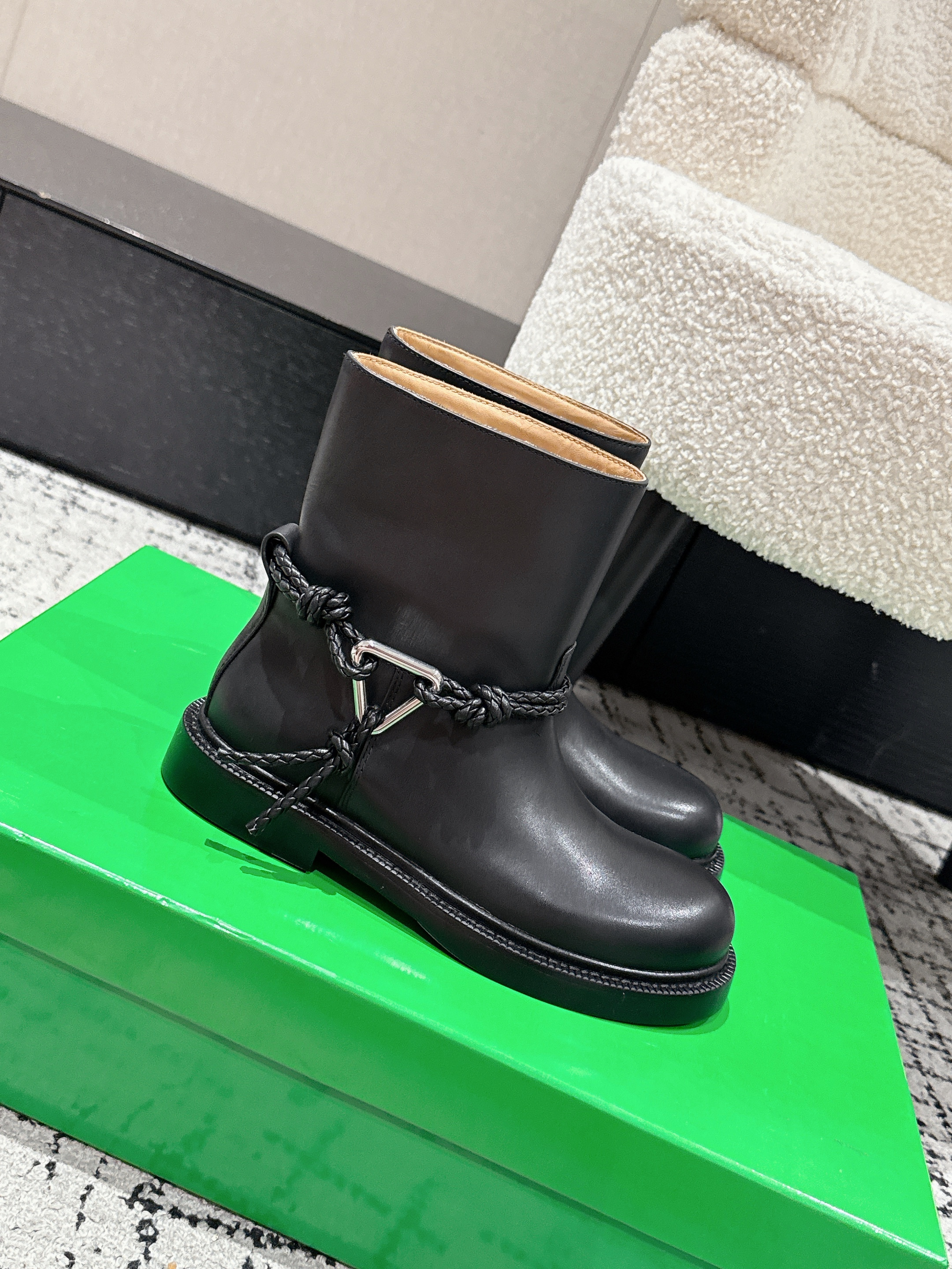 Bottega James Ankle Boot Black leather