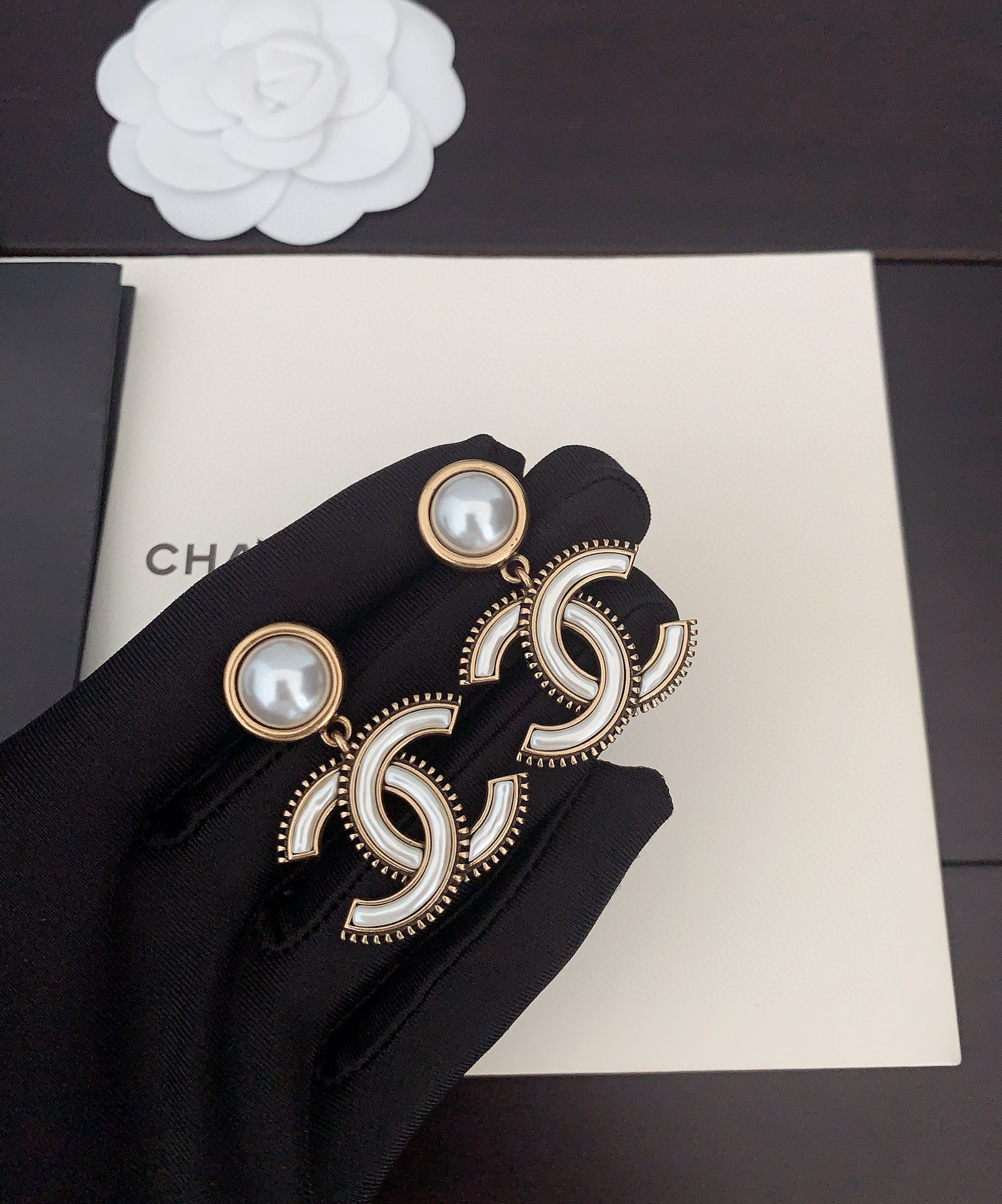 Chanel Fashion Earrings