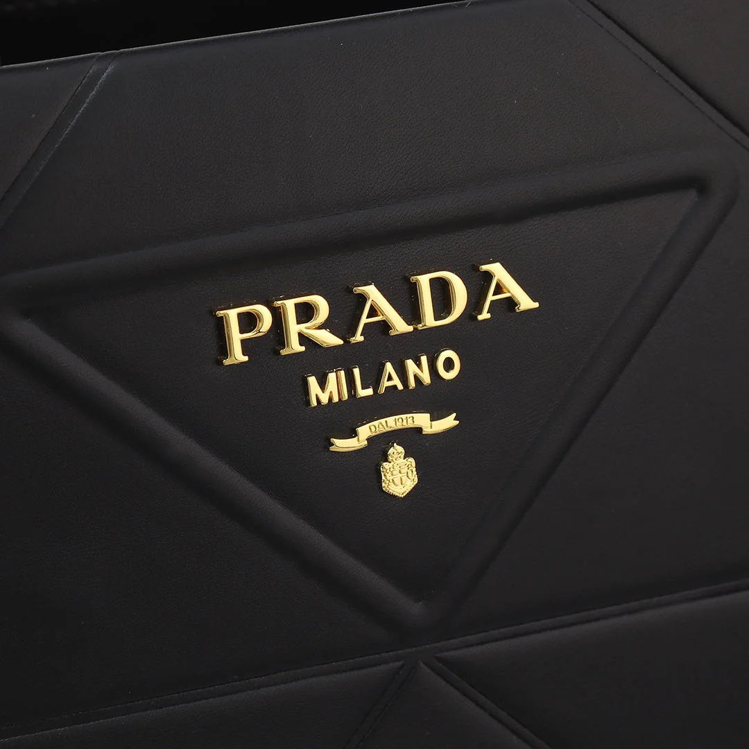 Prada  LARGE 39 TOTE IN BLACK CALFSKIN GOLD HARDWARE
