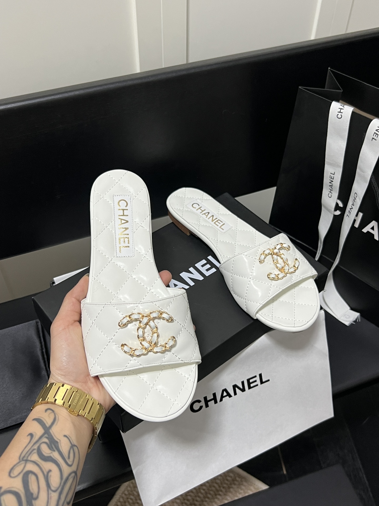 Chanel All-over Diamond Quilted Lambskin Leather Gold Chain Interlocking CC Logo Slides - KAIROO