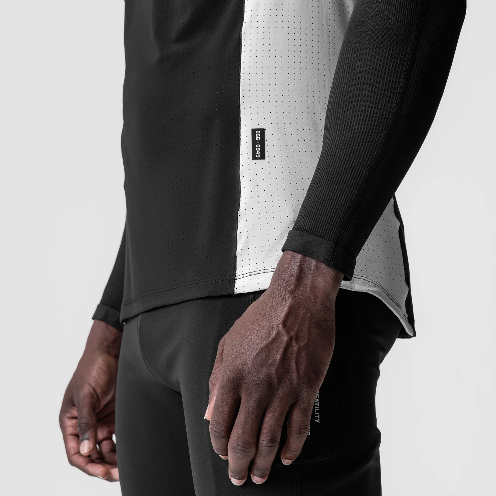 0949. Laser-Vent Singlet Tank - Black/White