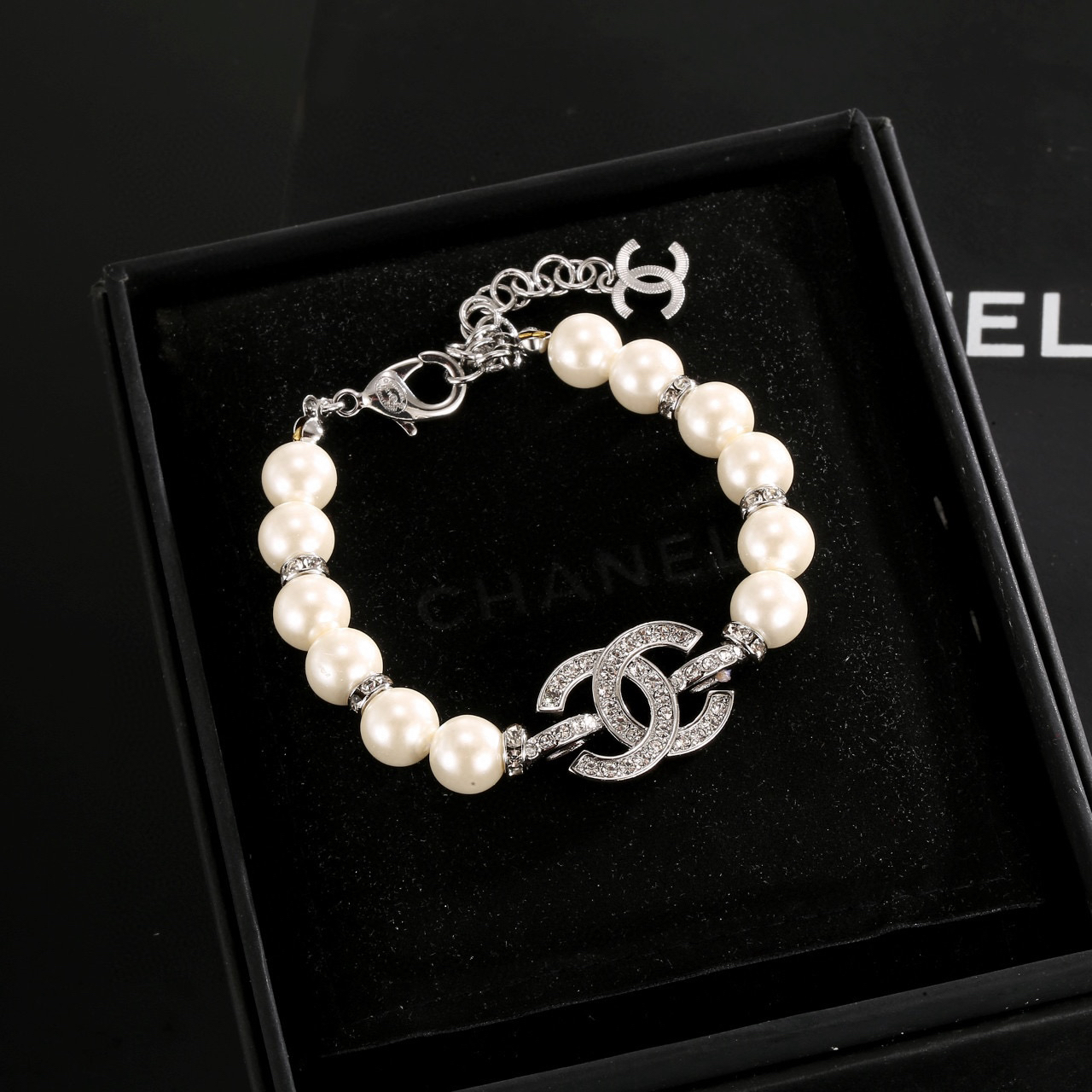 Chanel 25C Faux Pearl Crystal CC Toggle Pearl Bracelet - KAIROO
