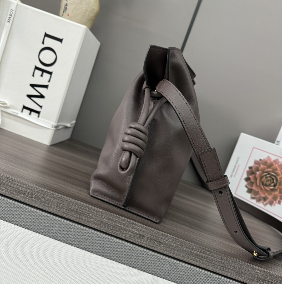 Loewe Medium Flamenco Nappa Clutch /Shoulder Strap-Chocolate