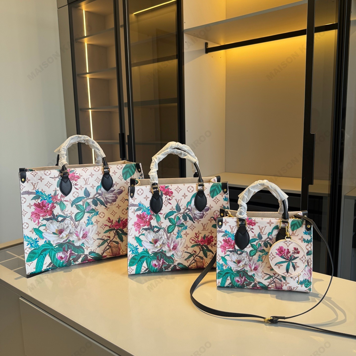 Louis Vuitton LV OnTheGo PM/MM/GM Beige Tropical Magnolia Floral Monogram Leather Top Handle Tote Bag - KAIROO