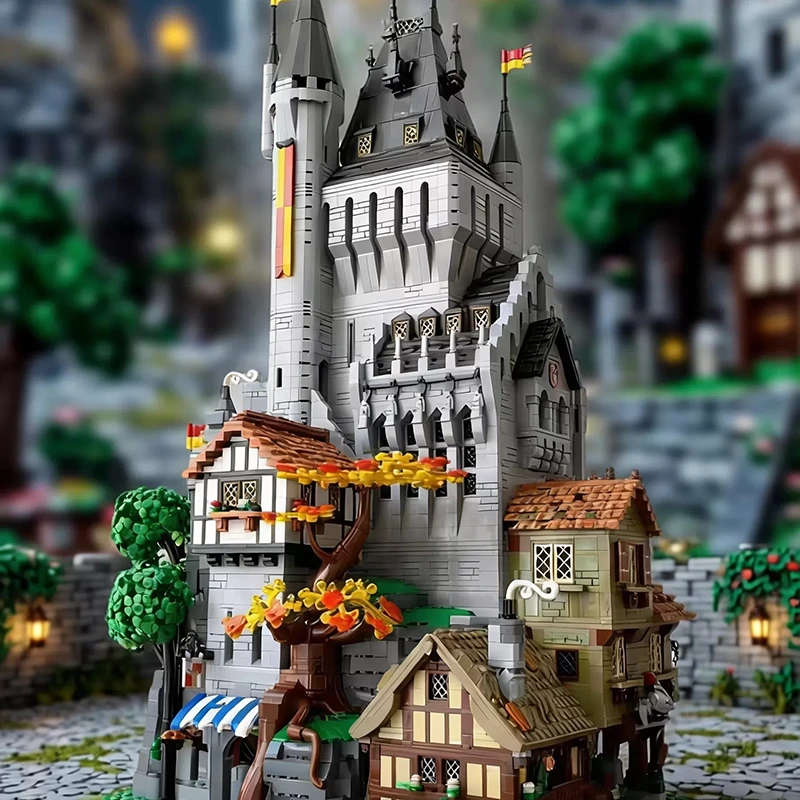 MOC 189082 - The Lion Knights' High Tower