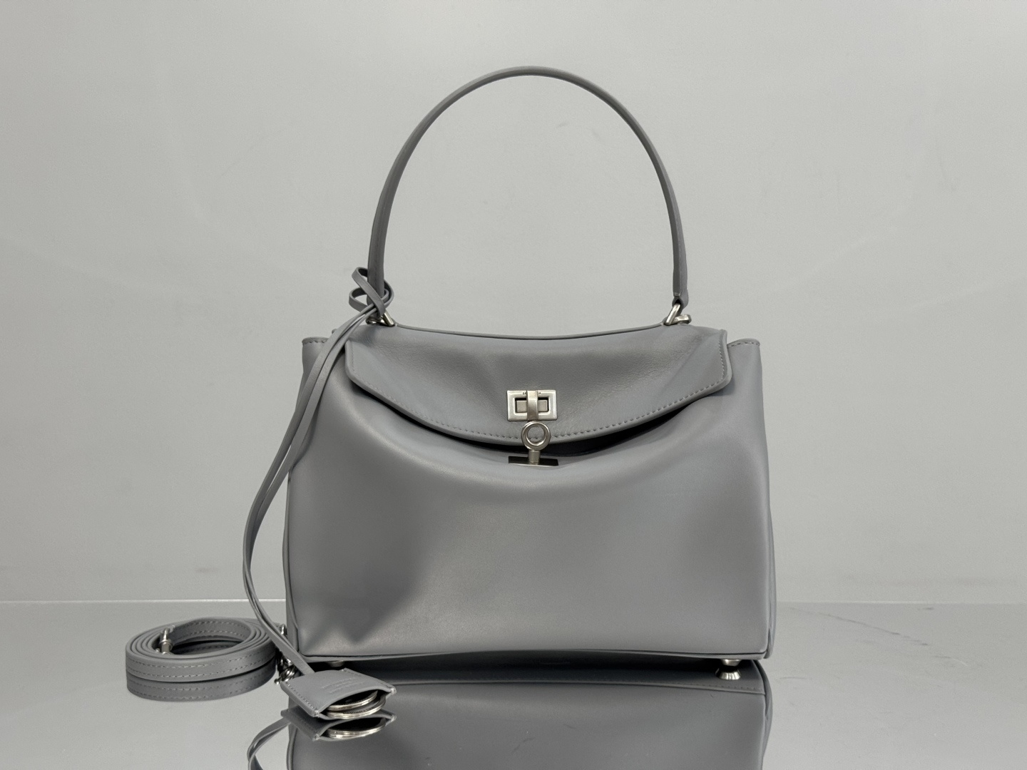 𝐁alenciaga Women's Rodeo Handbag Small in Cloudy Grey