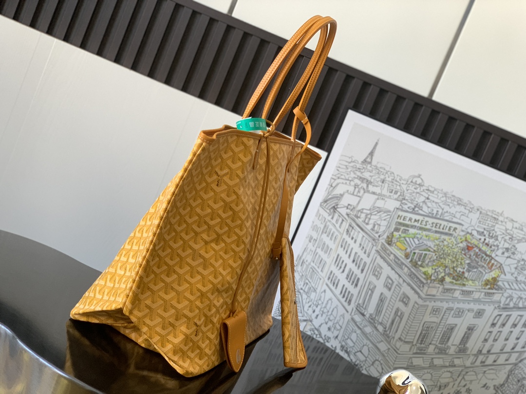 Goyard Saint Louis GM Tote in Yellow